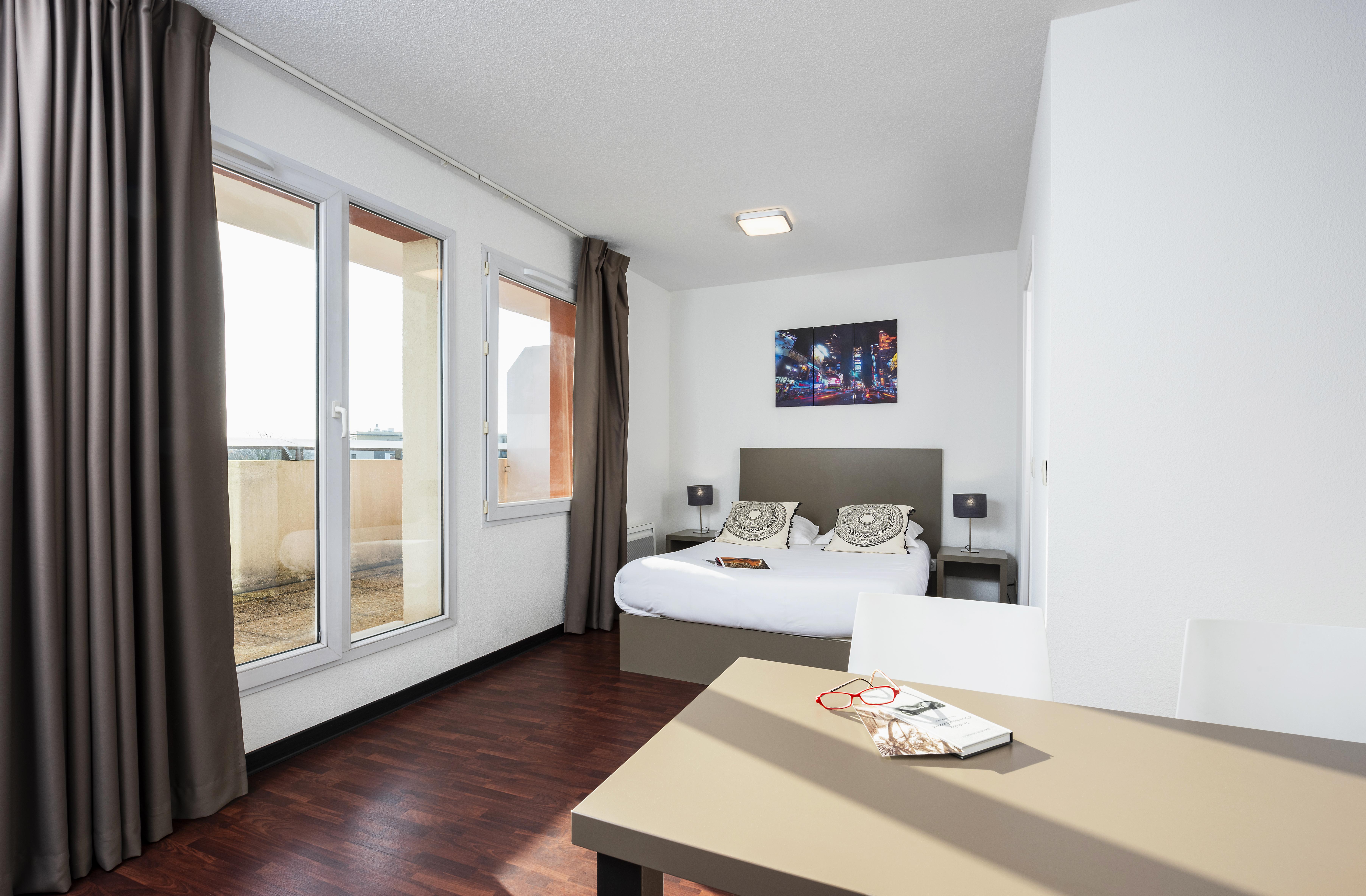 Teneo Apparthotel Talence - Arthena Екстериор снимка