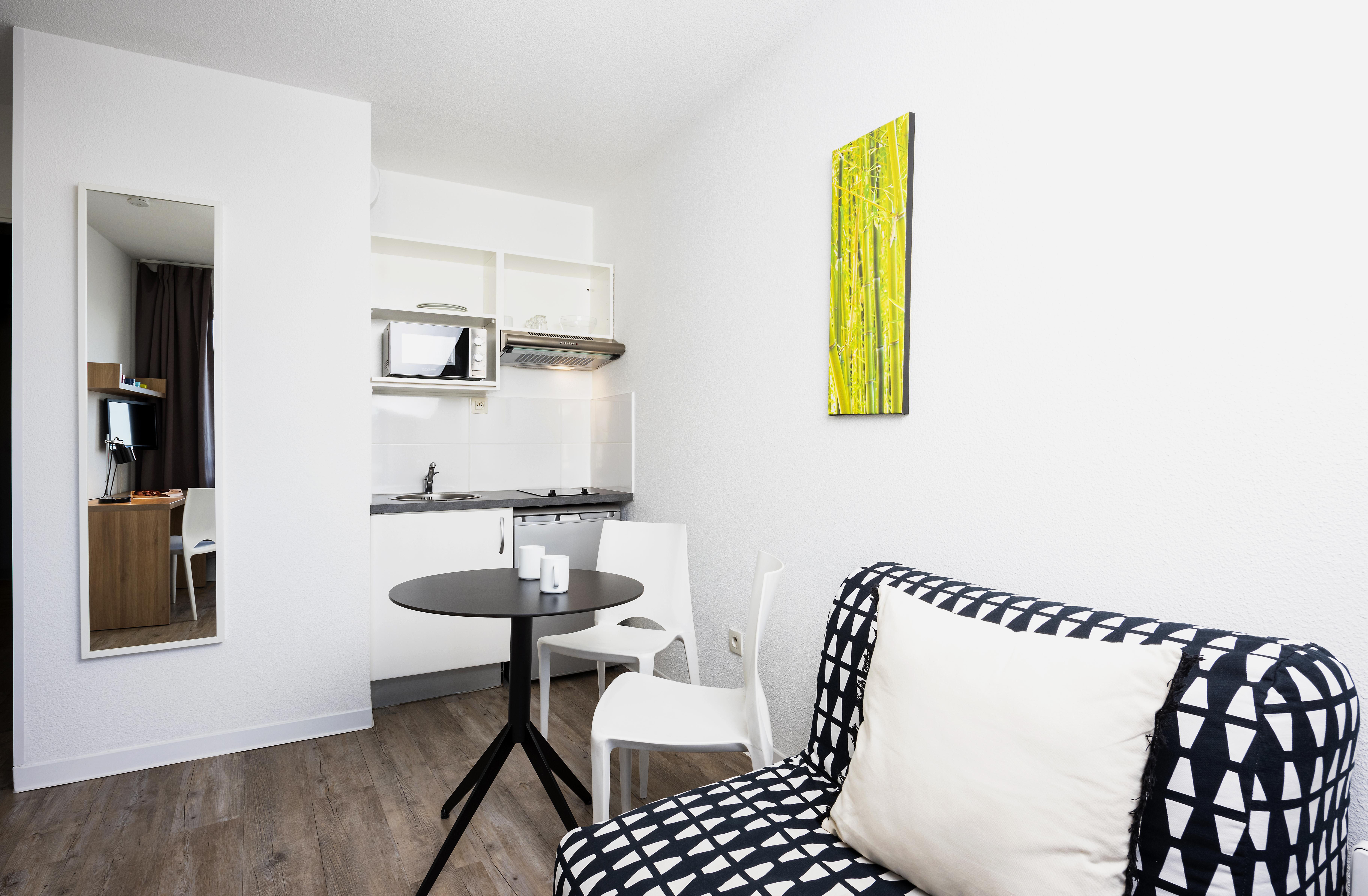 Teneo Apparthotel Talence - Arthena Екстериор снимка